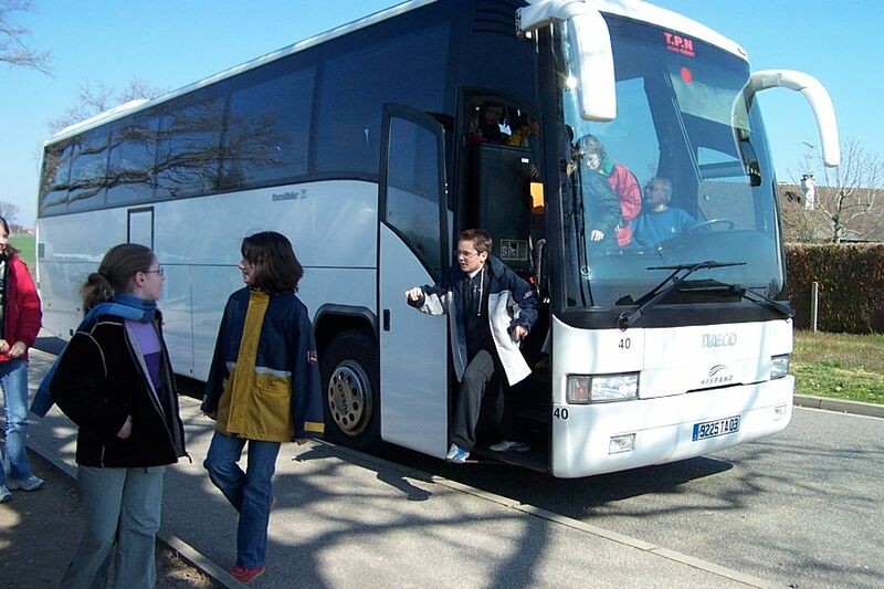 Rentrée scolaire : y aura-t-il assez de chauffeurs de bus scolaires dans  les Hauts-de-France ? - France Bleu